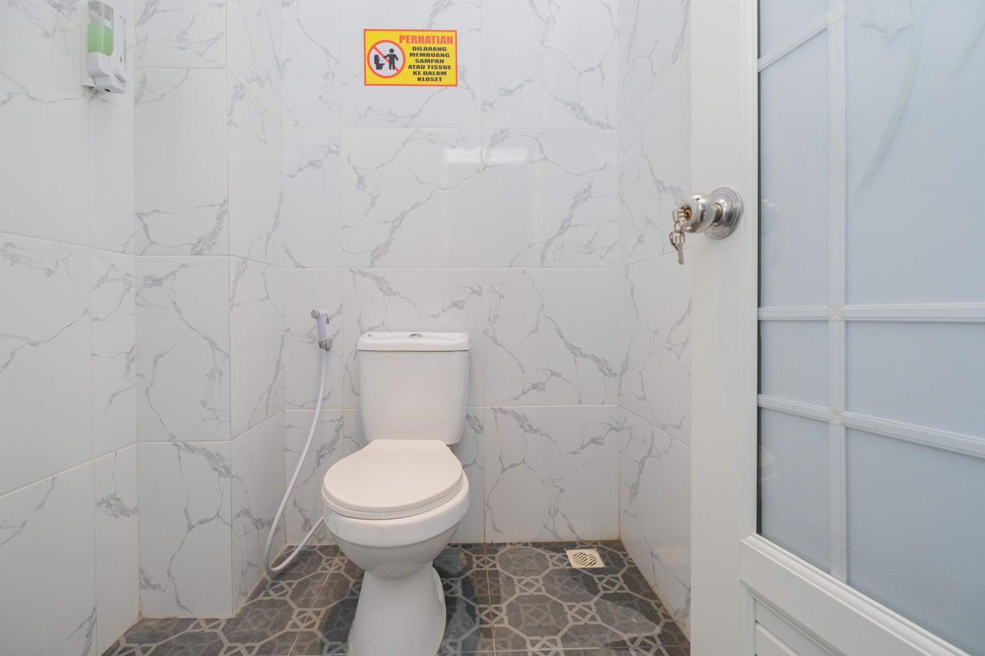 Sans Wm Hotel Blitar Ngoại thất bức ảnh