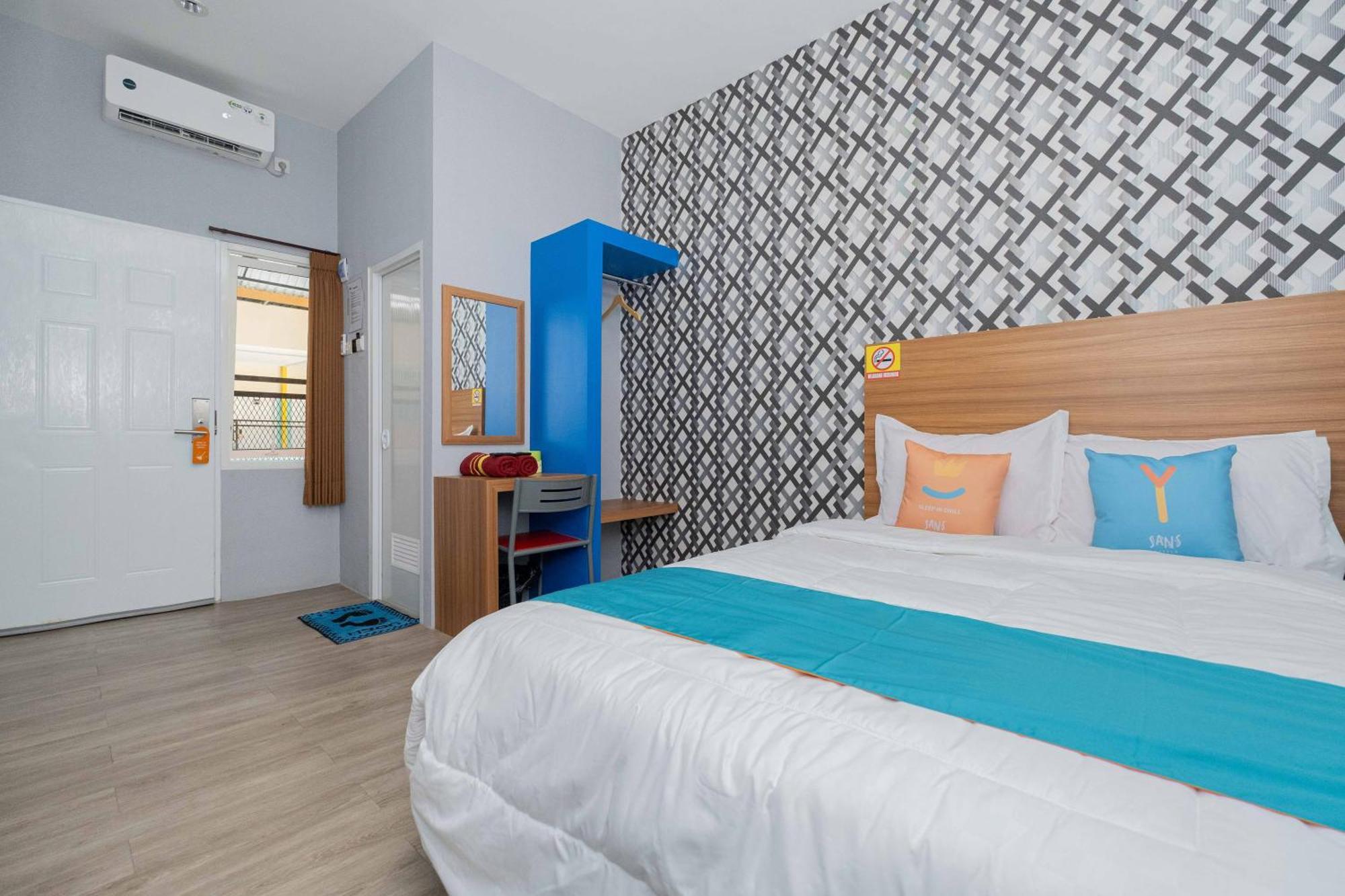 Sans Wm Hotel Blitar Ngoại thất bức ảnh