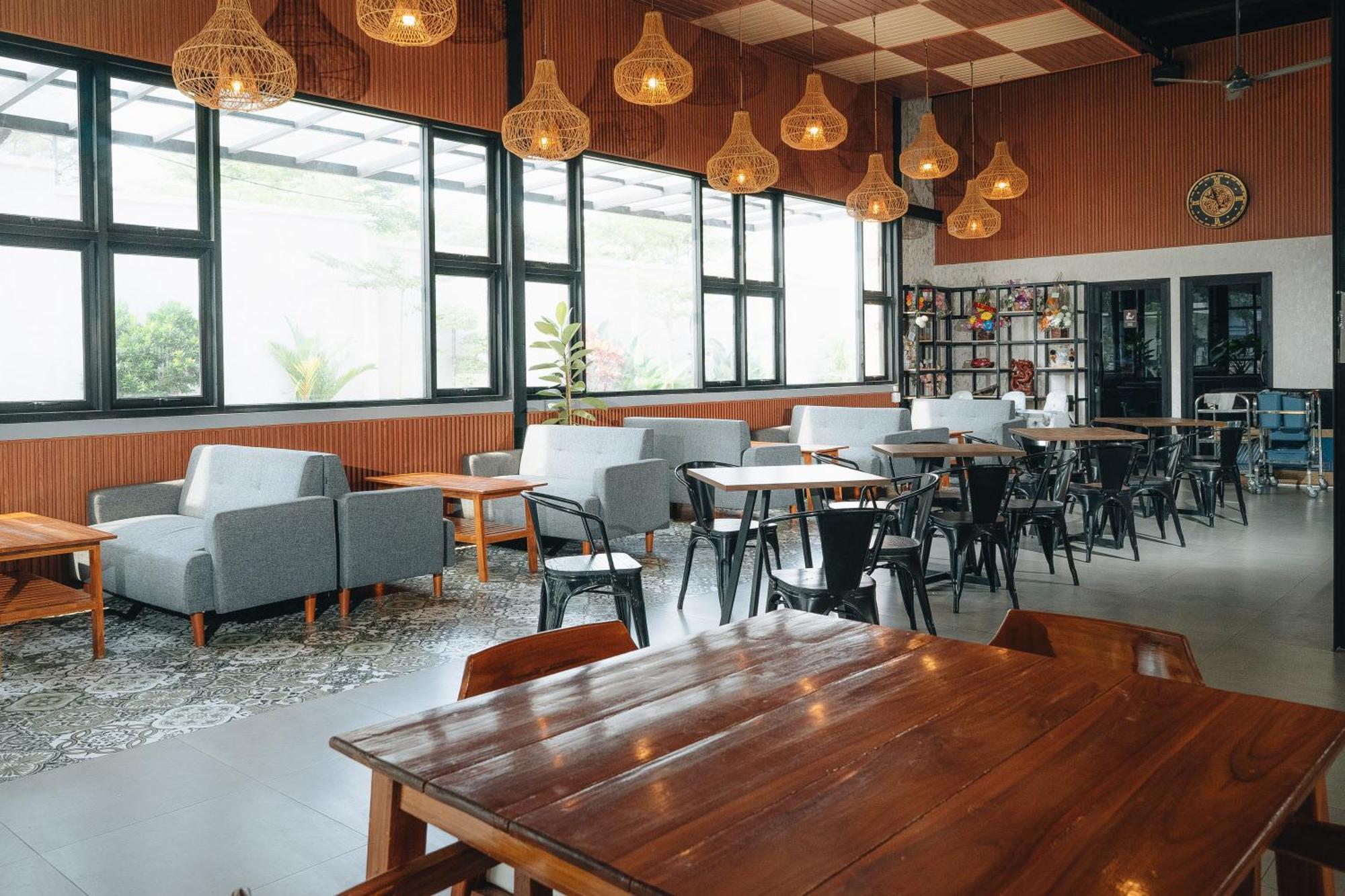 Sans Wm Hotel Blitar Ngoại thất bức ảnh