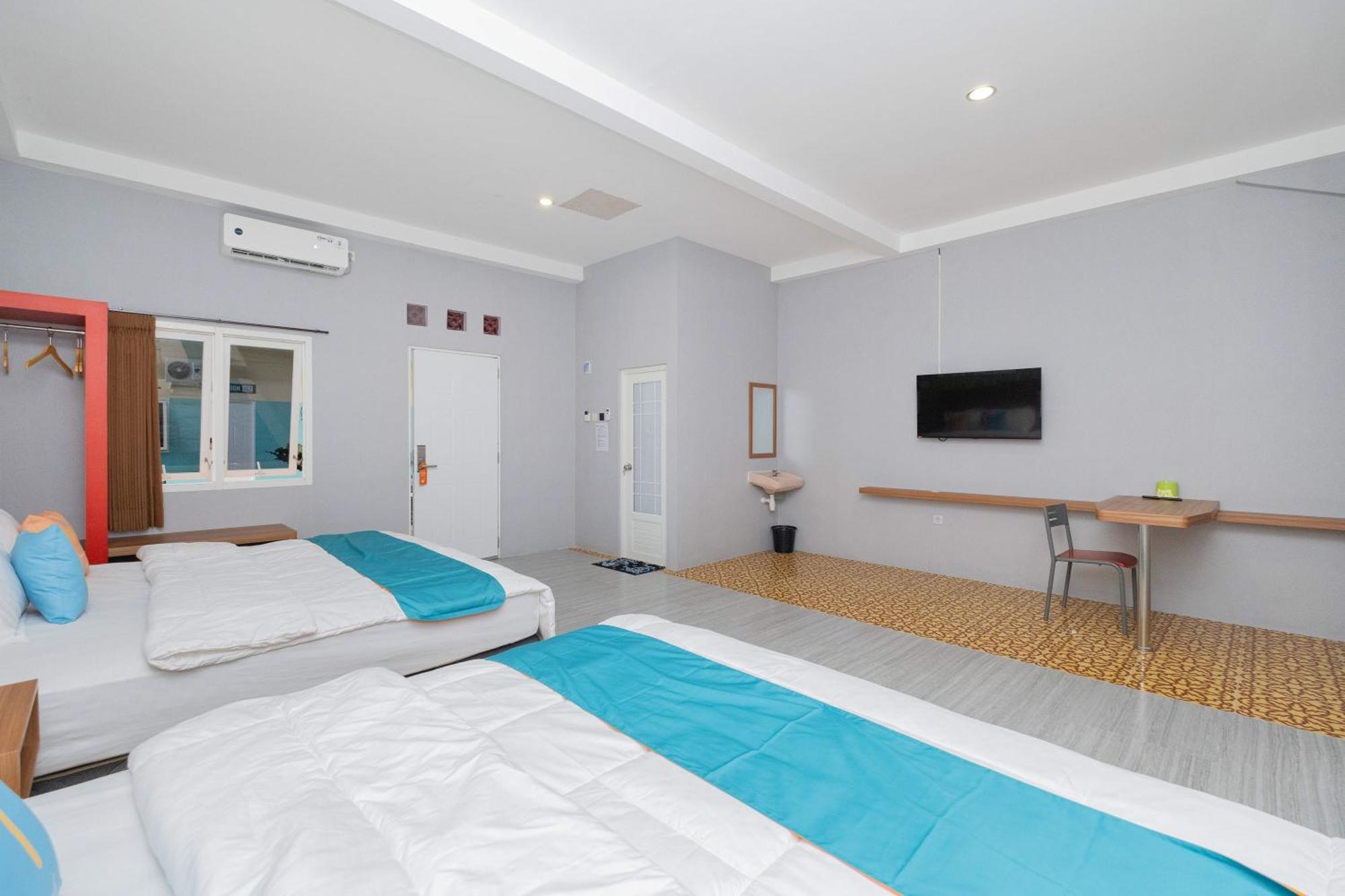 Sans Wm Hotel Blitar Ngoại thất bức ảnh