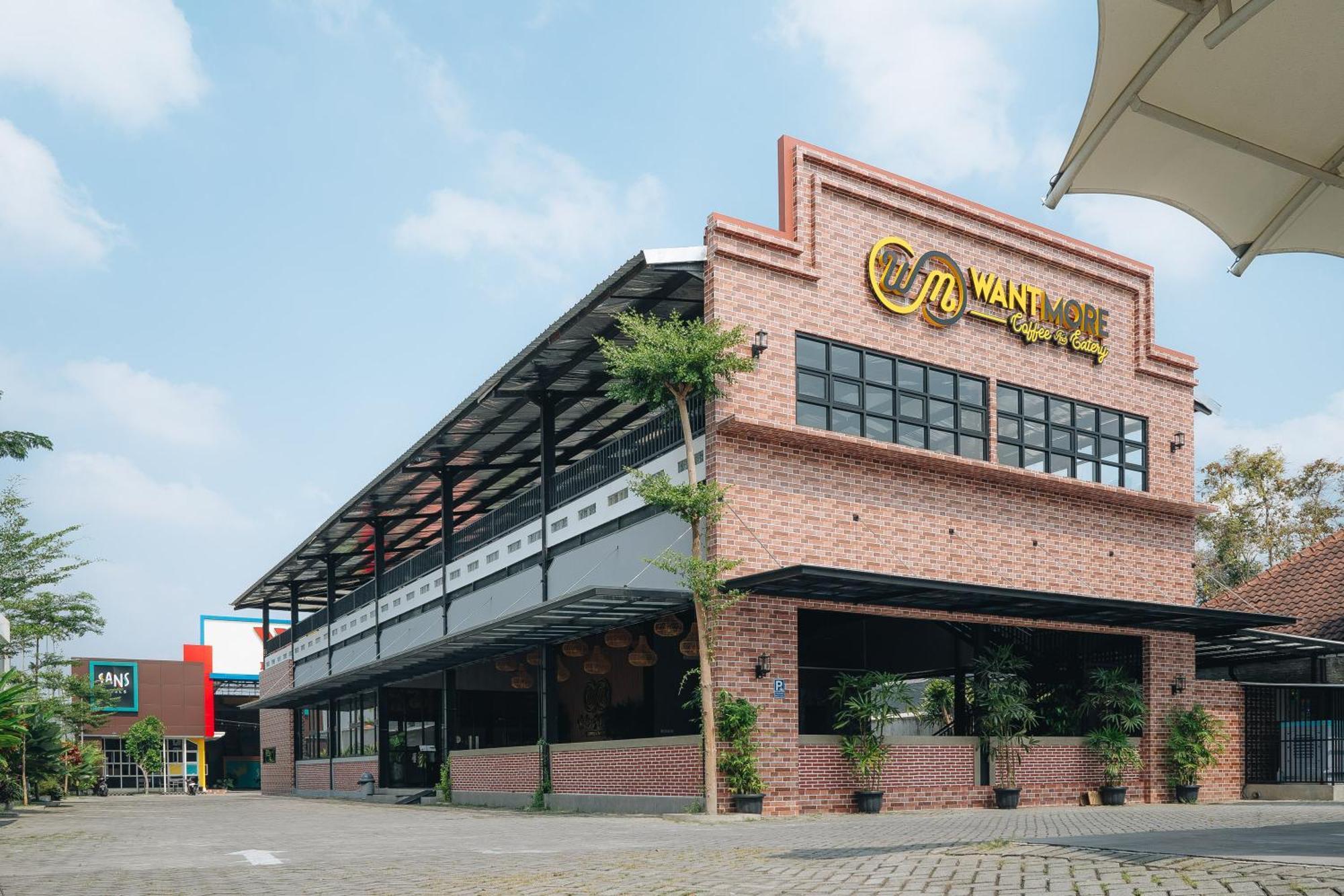 Sans Wm Hotel Blitar Ngoại thất bức ảnh